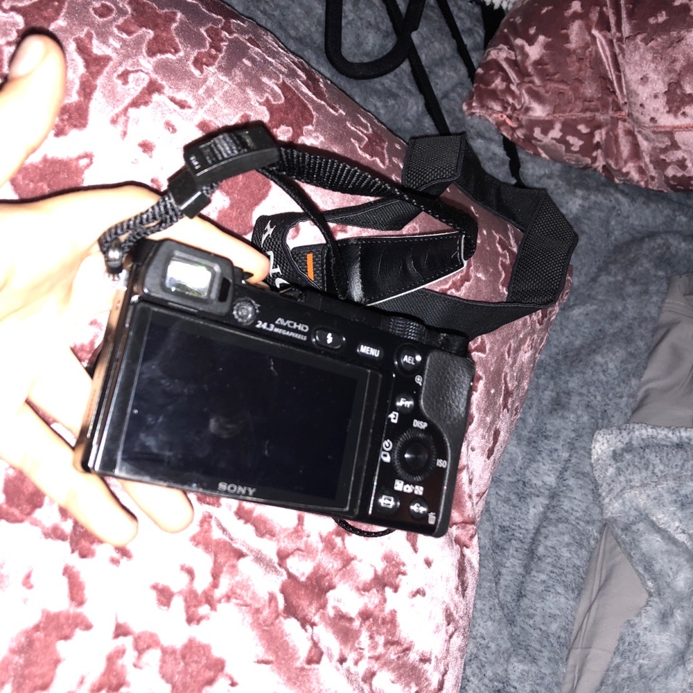 Sony Camera - Picture 2 of 4